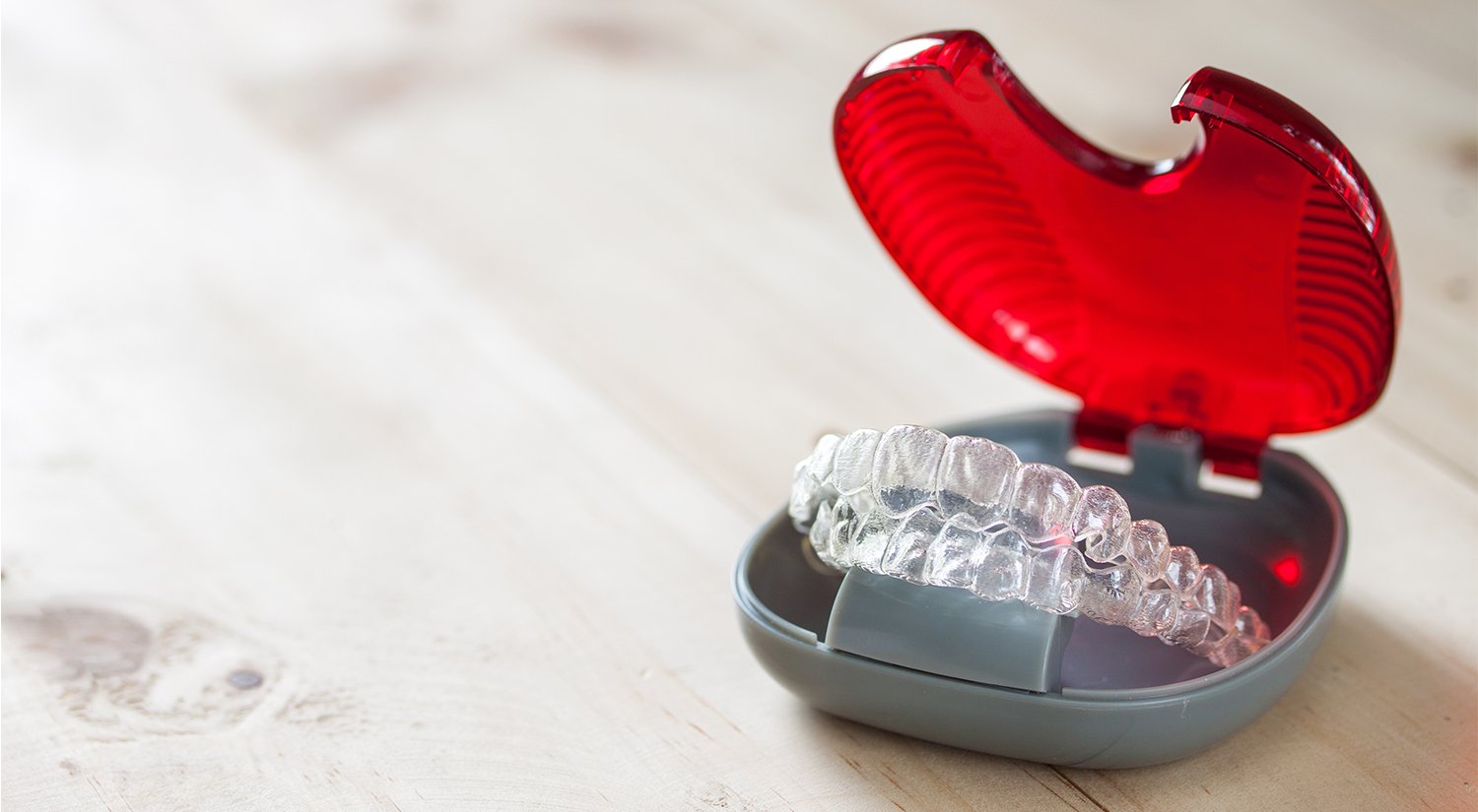 The Best 4 Ways To Clean Your Retainer (No Harsh Chemicals ...